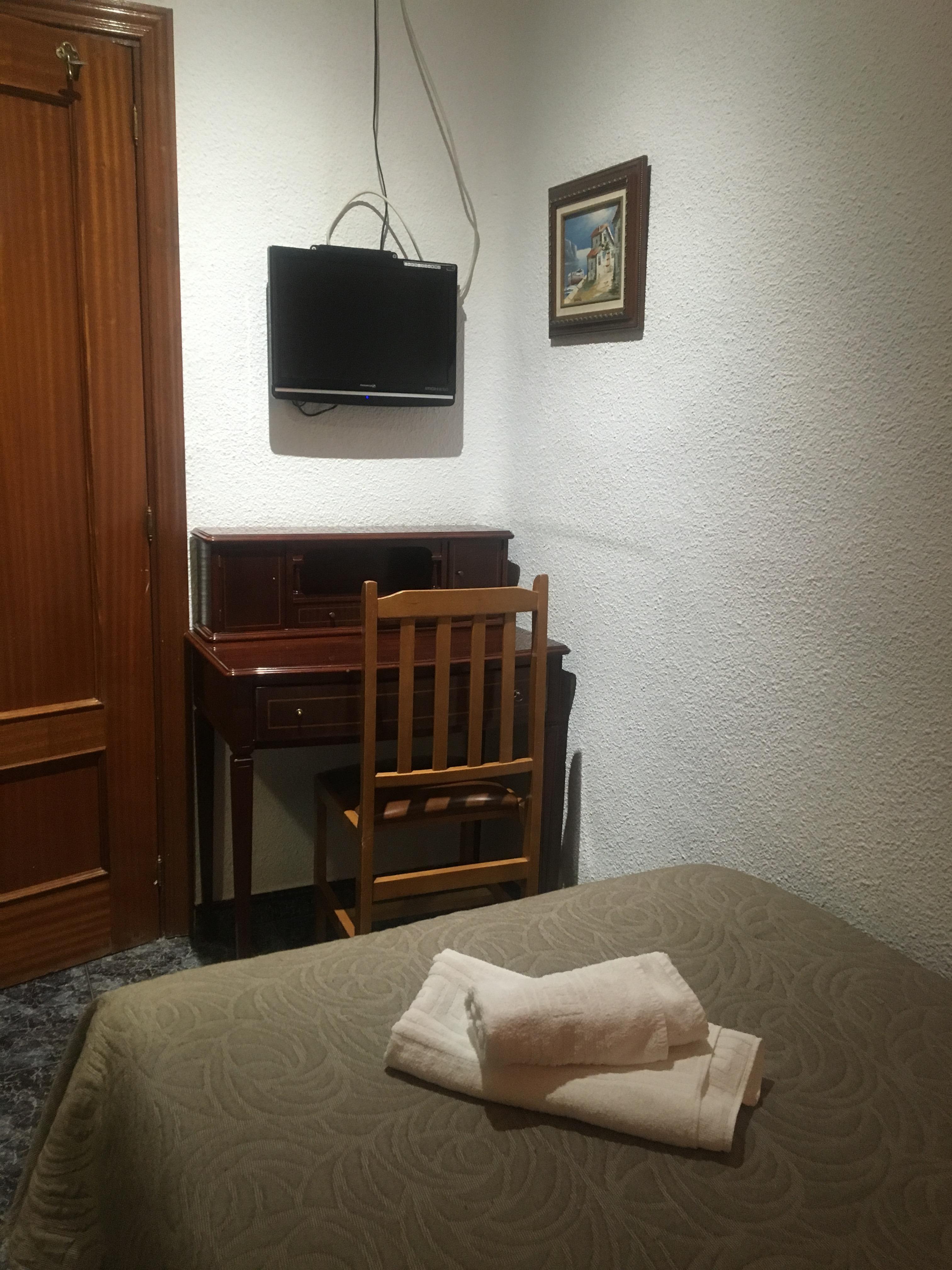 Hostal Conchita Legazpi Madrid Exterior foto