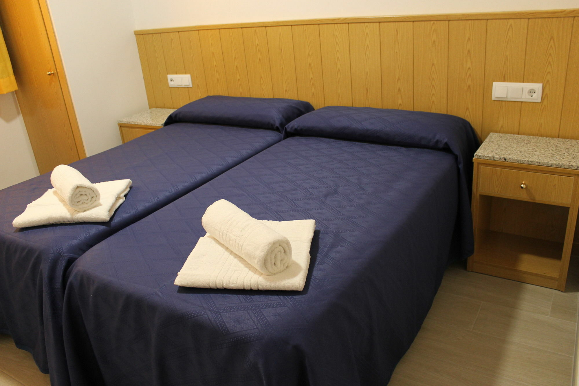 Hostal Conchita Legazpi Madrid Exterior foto