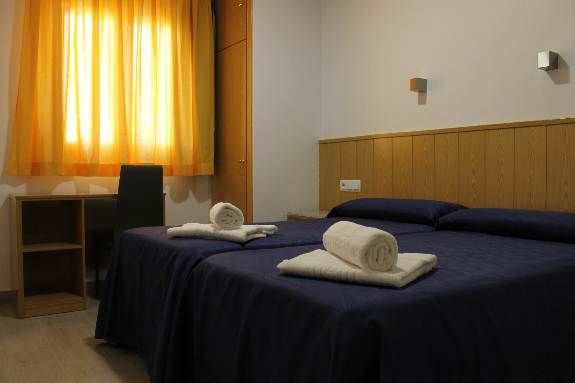 Hostal Conchita Legazpi Madrid Exterior foto