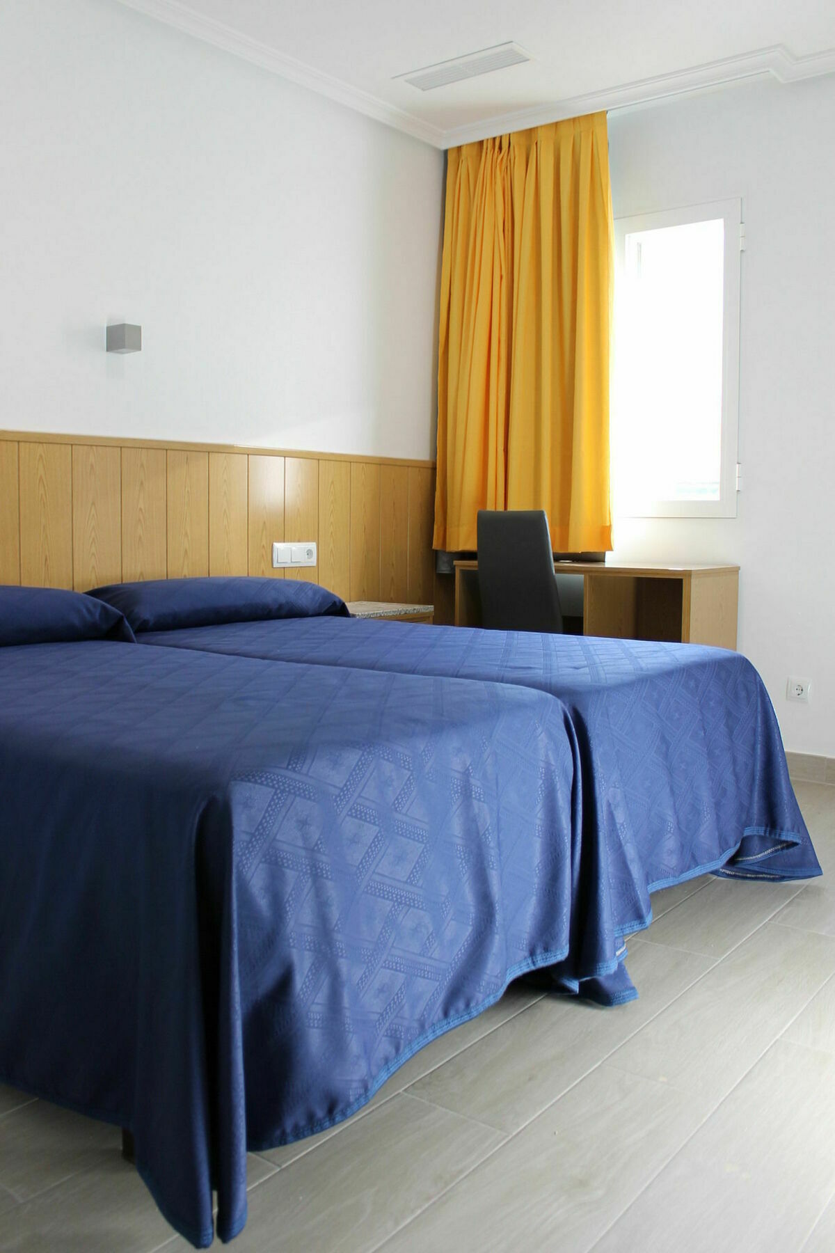 Hostal Conchita Legazpi Madrid Exterior foto